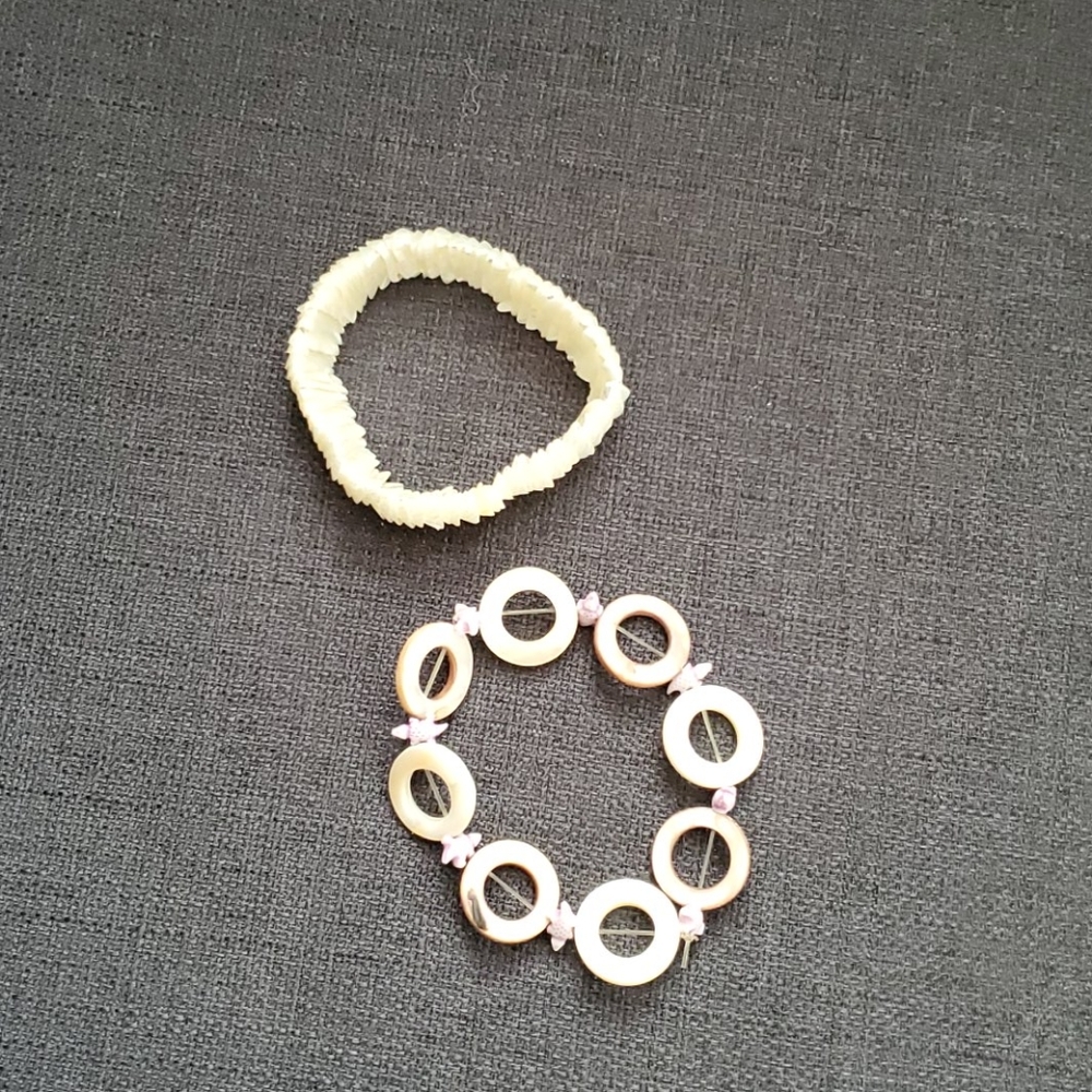 🧿📿 2/$9 Mother of Pearl Bracelets